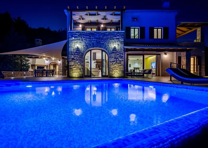 Marone By Interhome * Dobreć